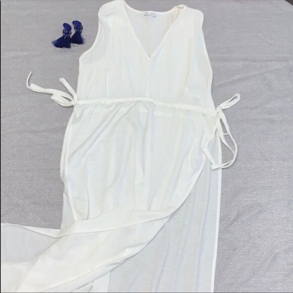 ✨HP✨Zara V Neck Tank Sheer Cover Up✨ - Picture 4 of 7
